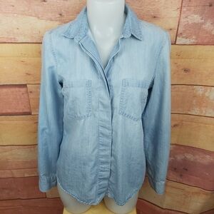 𝅺Tommy Hilfiger chambray light button down shirt Size XS